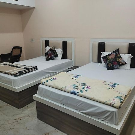 The Orchid Villa Homestay - Walkable Distance From Taj Mahal Agra  Εξωτερικό φωτογραφία