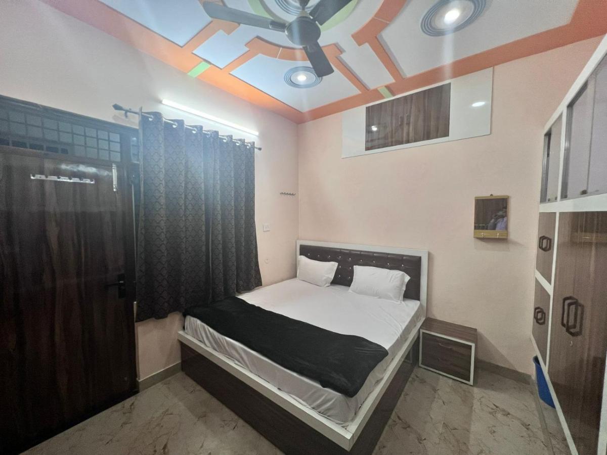 The Orchid Villa Homestay - Walkable Distance From Taj Mahal Agra  Εξωτερικό φωτογραφία