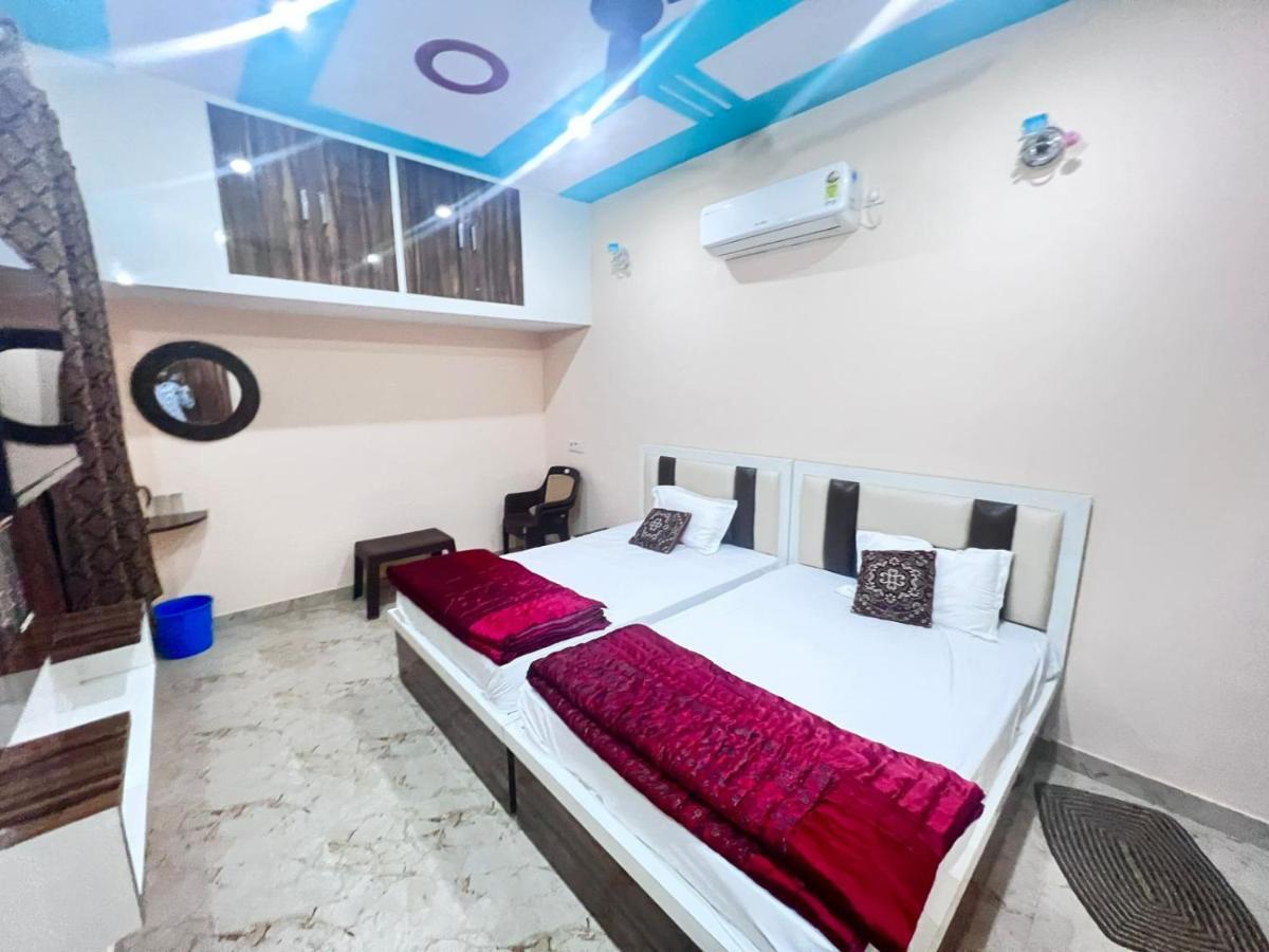 The Orchid Villa Homestay - Walkable Distance From Taj Mahal Agra  Εξωτερικό φωτογραφία