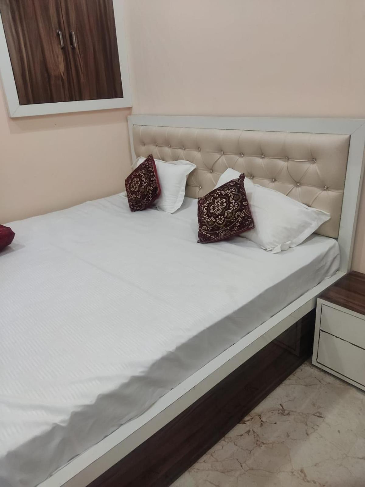 The Orchid Villa Homestay - Walkable Distance From Taj Mahal Agra  Εξωτερικό φωτογραφία