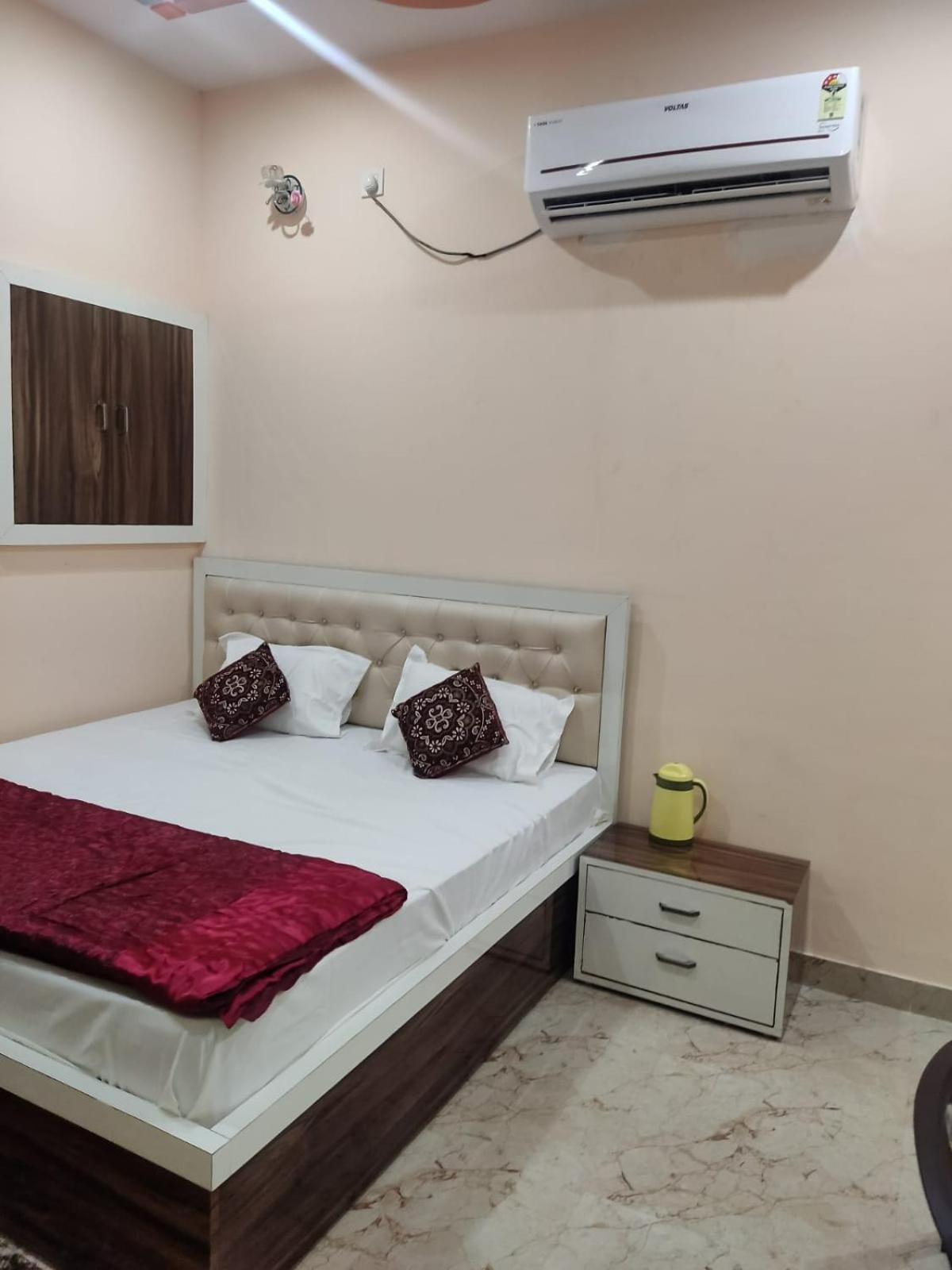 The Orchid Villa Homestay - Walkable Distance From Taj Mahal Agra  Εξωτερικό φωτογραφία